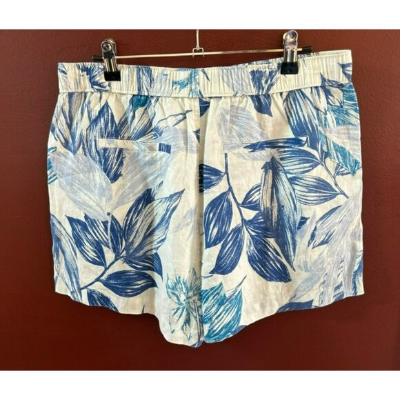 C & C California Women's White Blue Tropical Print 100% Linen Shorts Size Medium - Picture 2 of 3